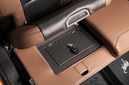 Descubre Accesorios Ford Bronco en CA, Vehículo Asegurado por Tapa de la consola Asiento Trasero